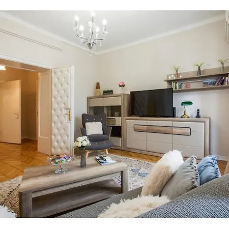 Luxury 8 Belgrade