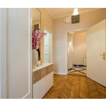 Luxury 8 Apartment Belgrade