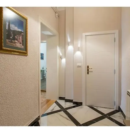 Luxury 8 Belgrade